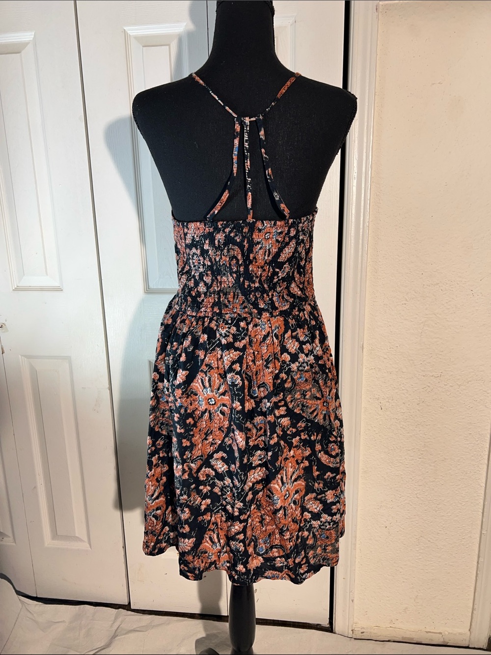 Abercrombie & Fitch Black and Rust Floral Halter Mini Dress - Picture 3 of 5